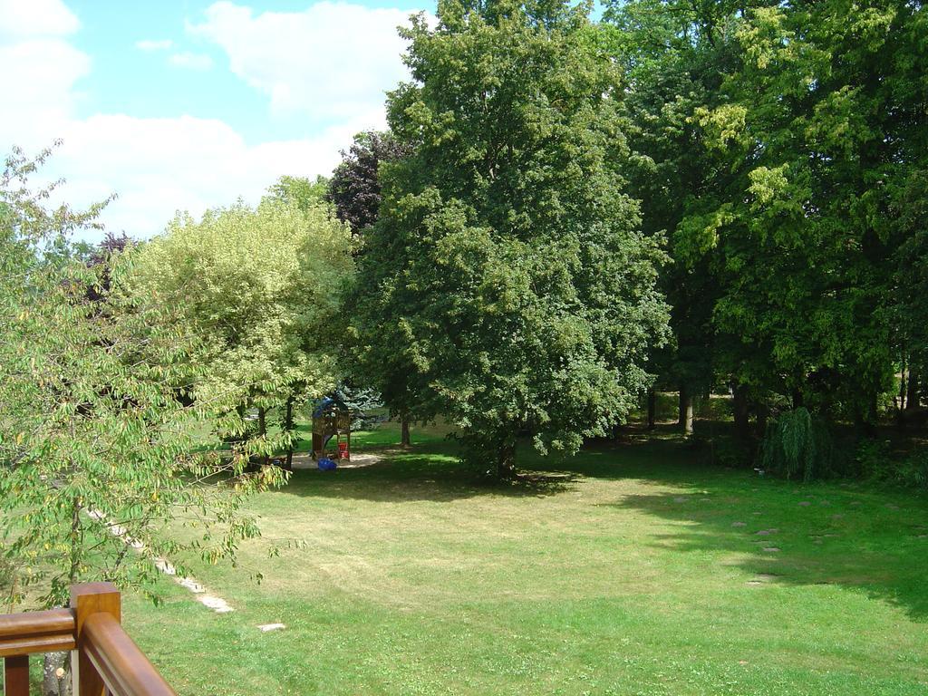 Domaine De Chantemerles Fontainebleau Exterior foto
